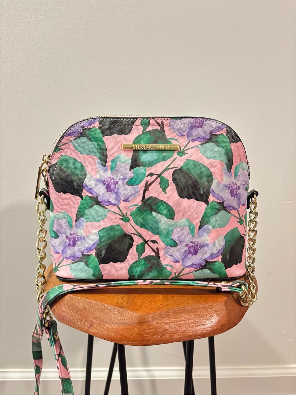 Steve Madden Pink Floral Crossbody with Gold Chain